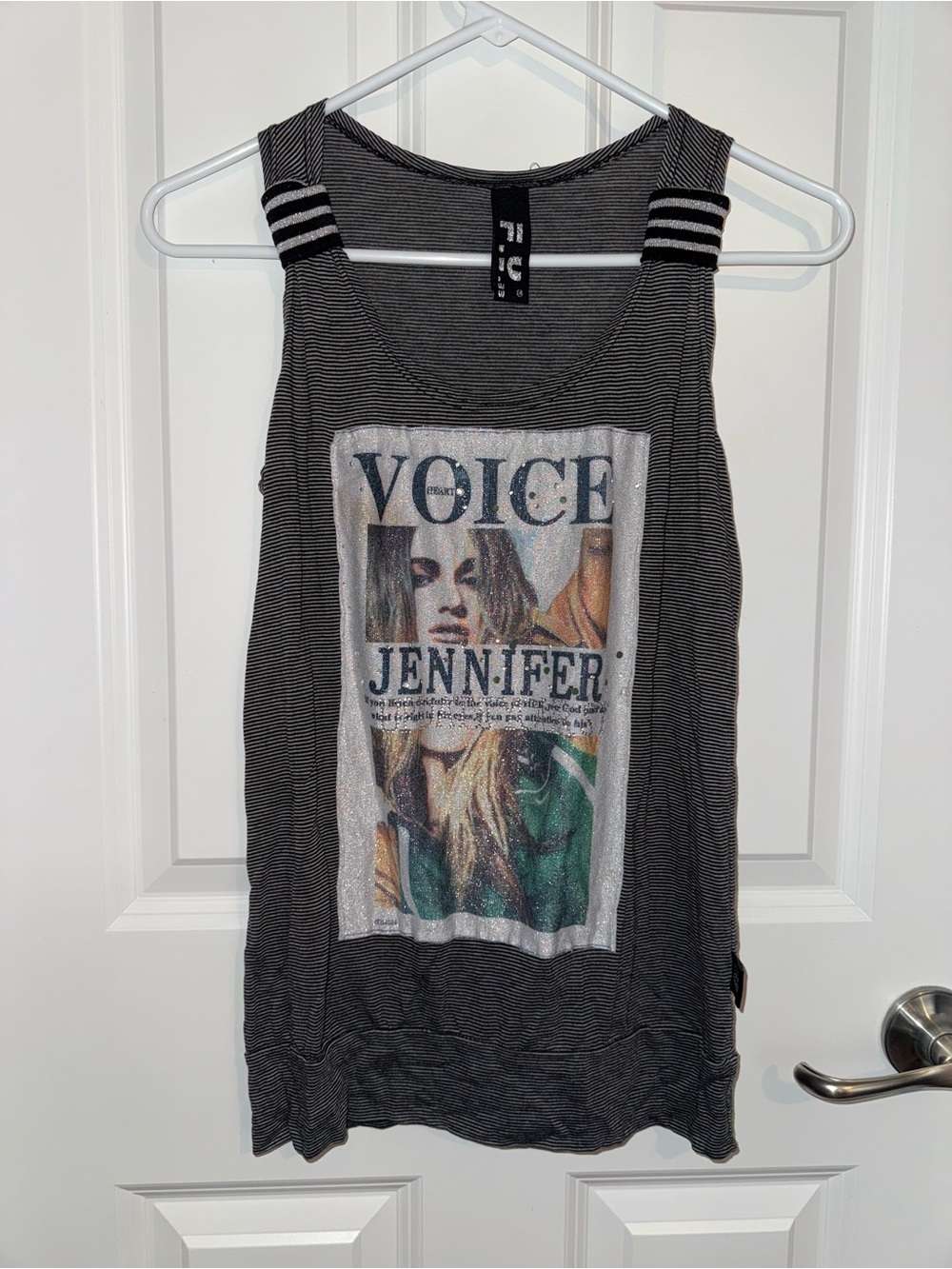VOICE Jennifer Graphic Sleeveless Tank Top - Black/Gray